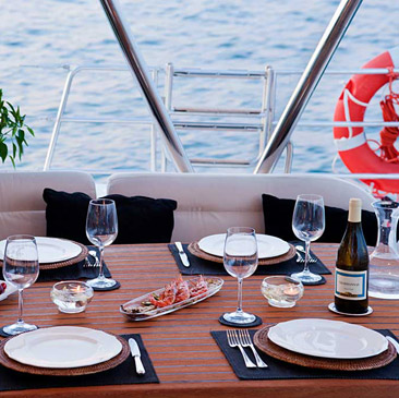 dinner on sailboat