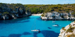 sailing boat holidays